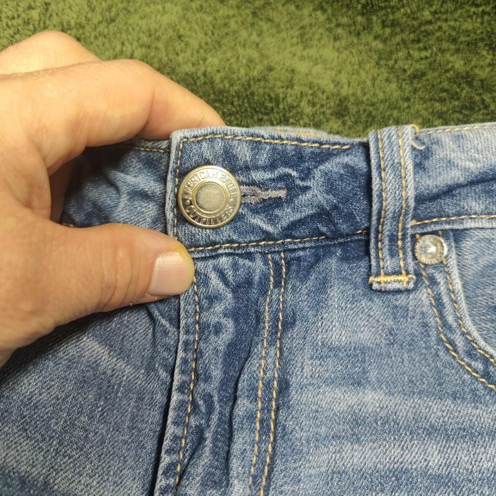 American Eagle Tomgirl Shortie Blue Denim Short Womens Size 0 © - Picture 2 of 12